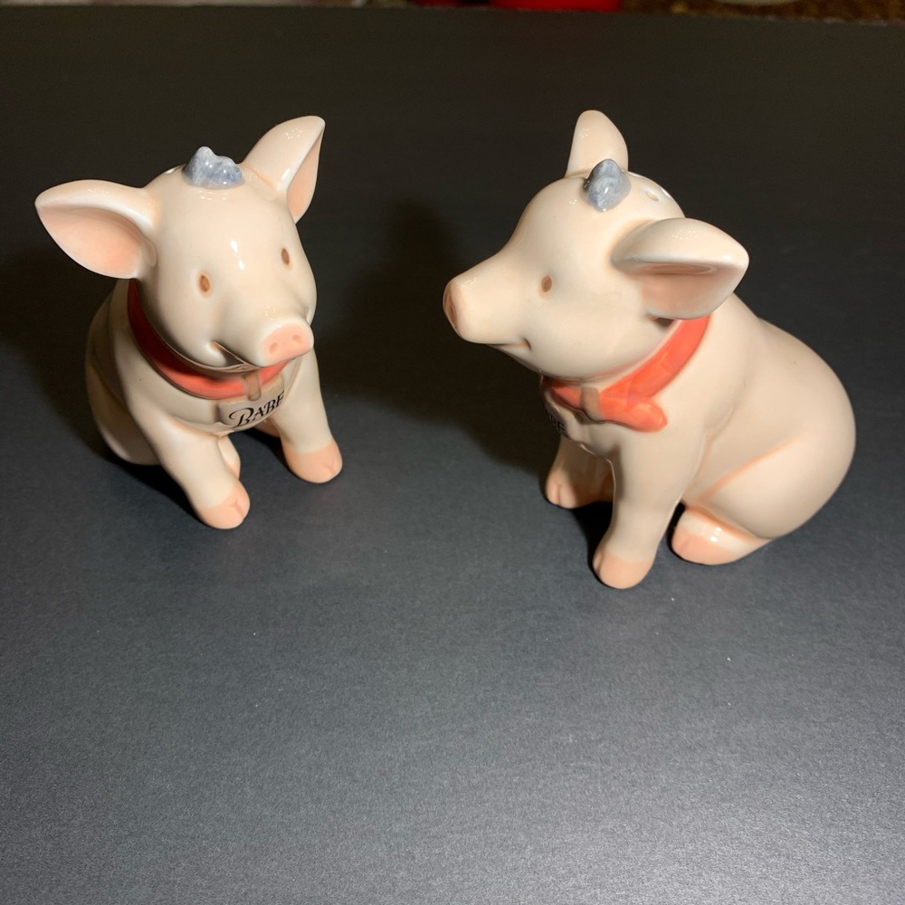 🌈 2/$15 Salt & Pepper pig shaker ceramic pink